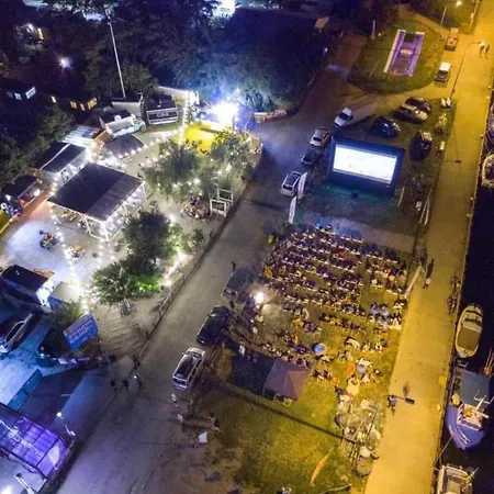 Camping Przyczepa Kempingowa Mumbaj